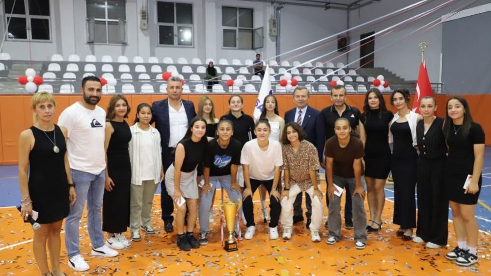 Adil Sani Konukoğlu Spor Lisesi’nde mezuniyet heyecanı